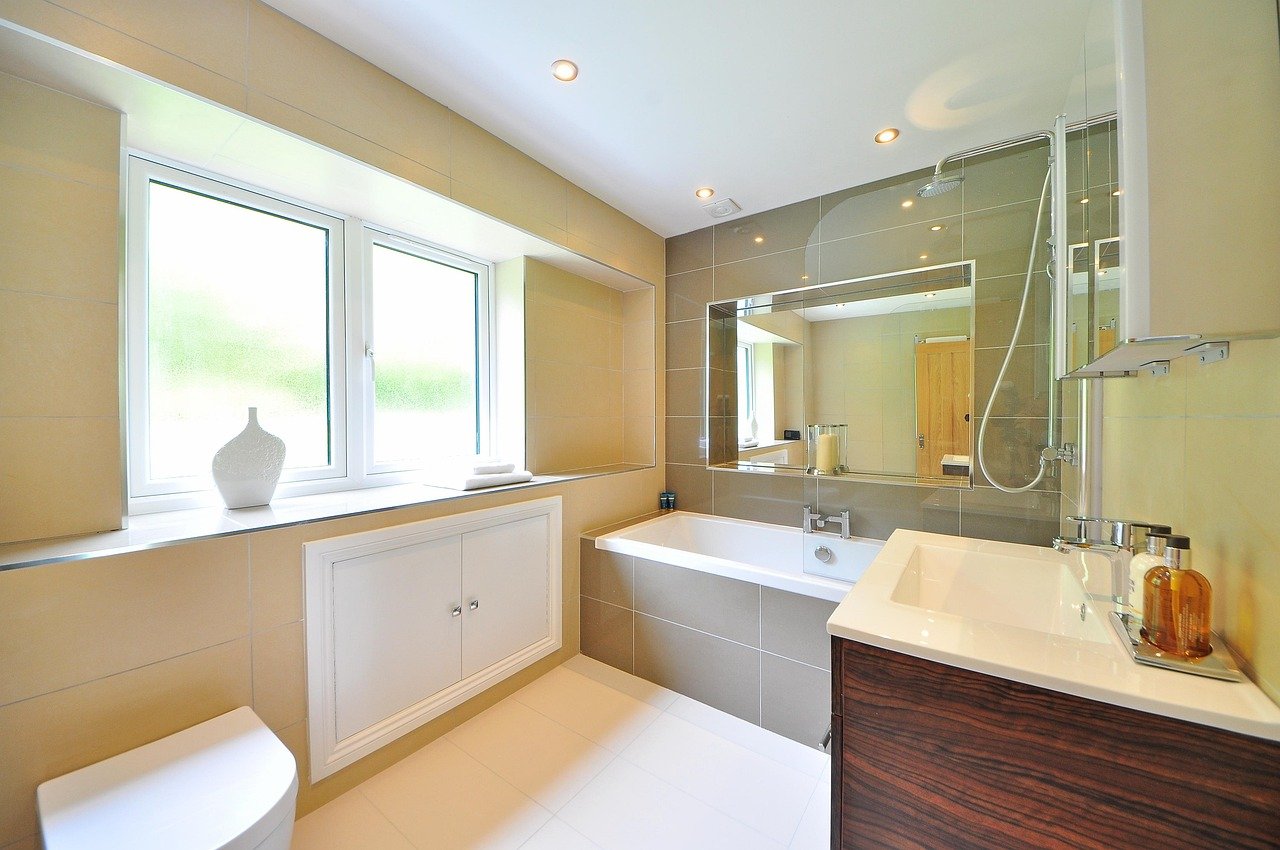 bathroom 1336167_1280